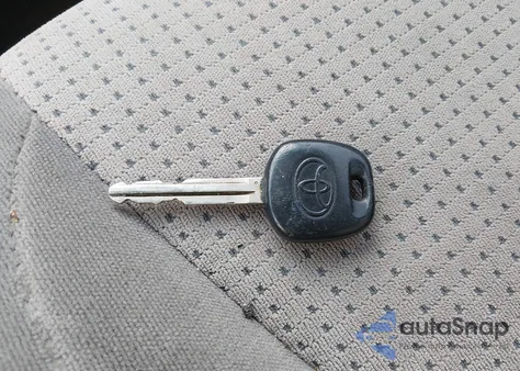 2010 Toyota Sienna Le z USA, uszkodzony, nr VIN 5TDJK4CC6AS031845